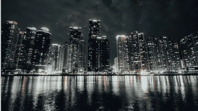 qvod理论电影 - 城市之光：霓虹背后的人间烟火